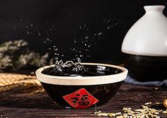 純糧散酒加盟大品牌：醉開心酒廠散酒的價(jià)格多少？