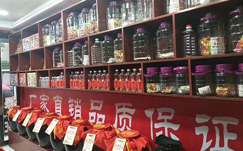 散酒加盟那家好？散酒店價(jià)格戰(zhàn)與流量，白酒散裝白酒加盟創(chuàng)業(yè)指南！